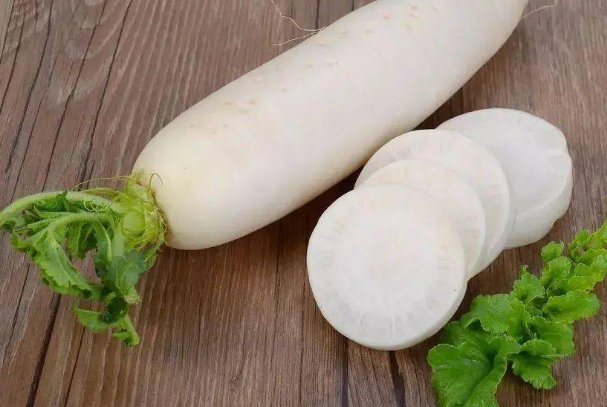 12岁小女孩拔萝卜怎么拔