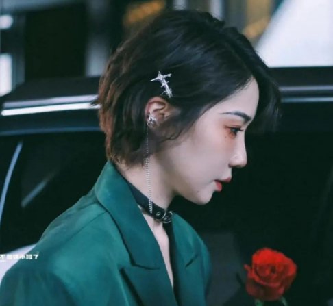 北大学霸乐队主唱，不走寻常路的刘恋，是怎么在浪姐舞台上火起来的？