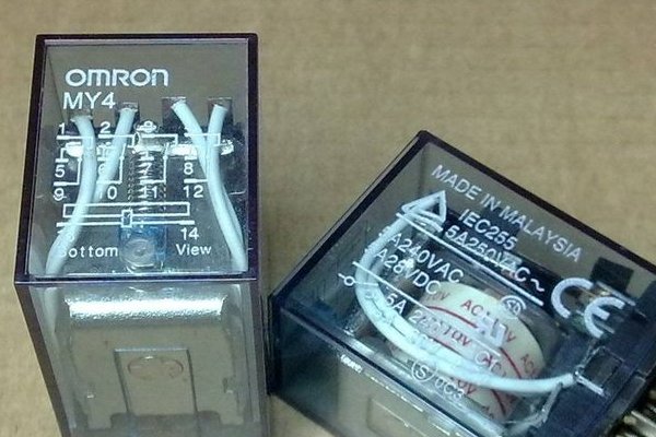 请问继电器参数怎么读？？