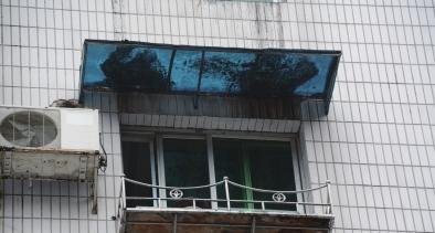 宿迁一男童被锁家中，玩耍时不慎从五楼坠落，是否有生命危险？