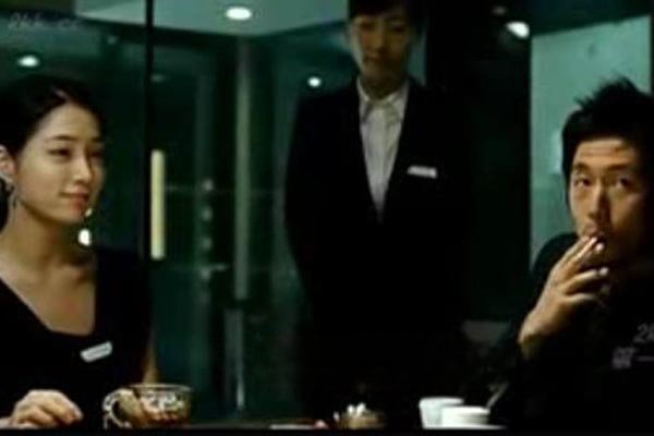 顶楼的大象19分钟女的就是张紫妍 结局真是挺惨的