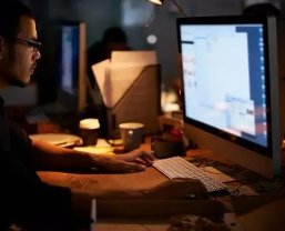 上海95后设计师猝死了，生前自称天天熬夜，这件事给予了我们什么警示？