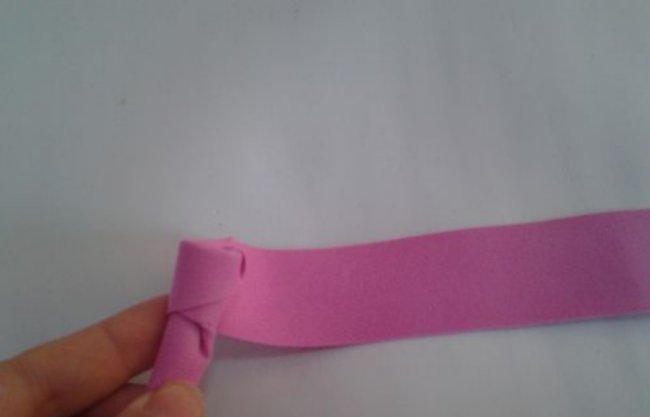 怎么用海绵纸做玫瑰花