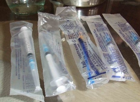 如何自己给小狗打疫苗