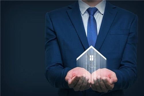 武汉人大毕业生回应从事房产中介：做一行，爱一行，这一职业如何？