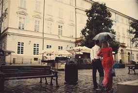 压马路什么意思