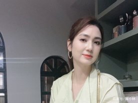 蔡少芬晒照为老公张晋庆生，洪欣带女儿彤彤出镜，她们一起经历过什么？