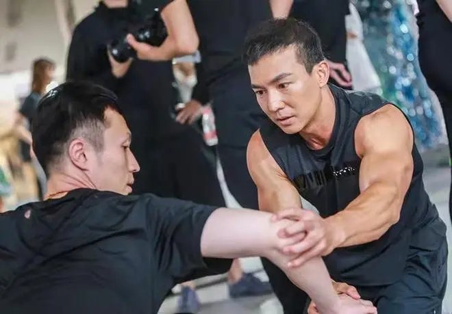 刘畊宏直播说：“我没有50多”，他为何看起来如此年轻？