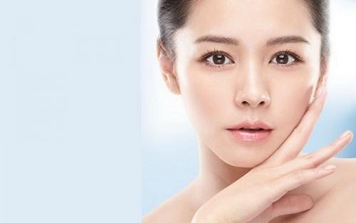 怎样才能让脸上的皮肤变得白白嫩嫩的?