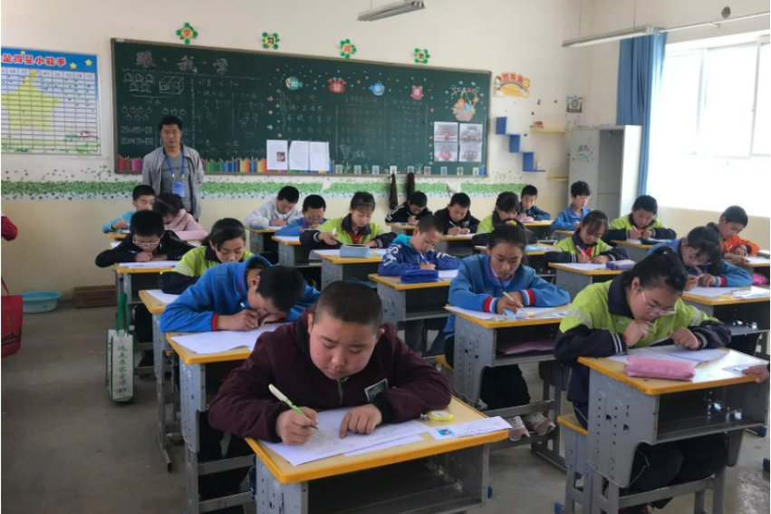 2023年小学六年级成绩可以在学校官网查询吗？