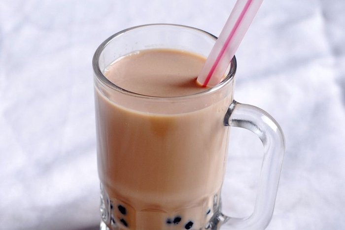 班长给全班人买秋天第一杯奶茶，同学收到后是何状态？