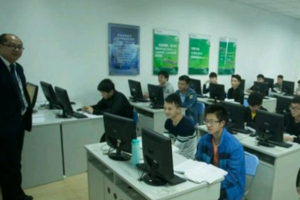 北大青鸟培训学费多少?