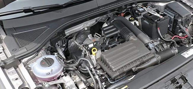 各位车友遇到过吗?方向助力油管破裂,漏油后无方向了!