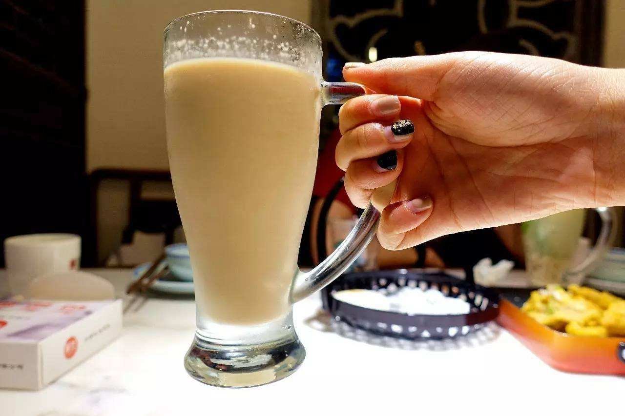 「我想要秋天的第一杯奶茶」是什么梗,为什么突然火了