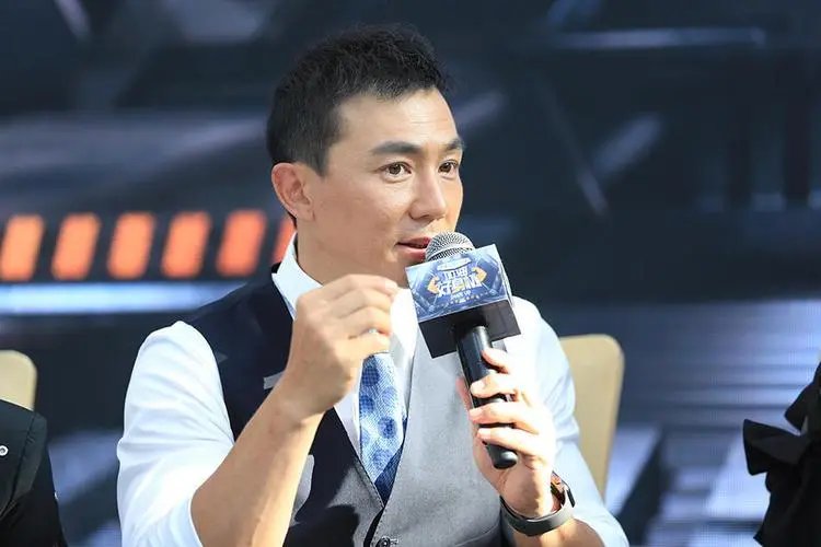 刘畊宏直播说：“我没有50多”，他为何看起来如此年轻？