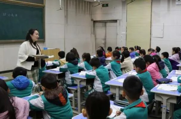 恩的拼音组词部首结构