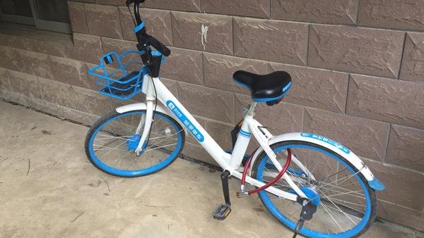 停车2小时被共享电动车层层包围,遇到这种情况怎么处理呢?