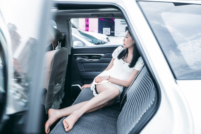 媳妇当启辰星车模，遇见你，是我生命中一场最美丽的意外