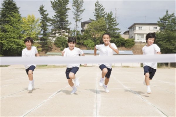 哪些人容易染上非典？你有什么看法？