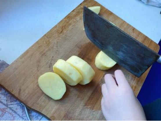 切土豆容易粘在刀刃上怎么办