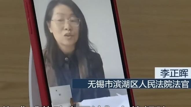 江苏女子疫情前飞美国待产，产假后回国上班被开除，起诉至法院最后咋判的？