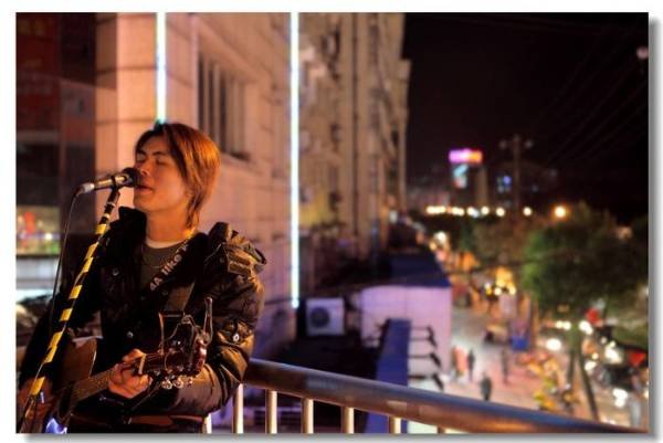 当歌手很难吗？？？