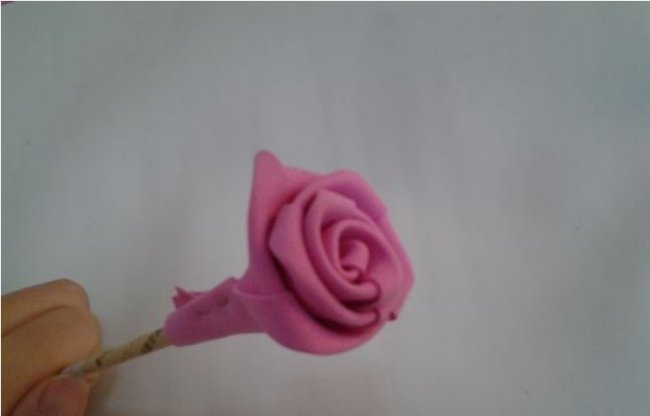 怎么用海绵纸做玫瑰花