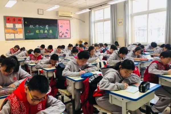 文人墨客什么意思