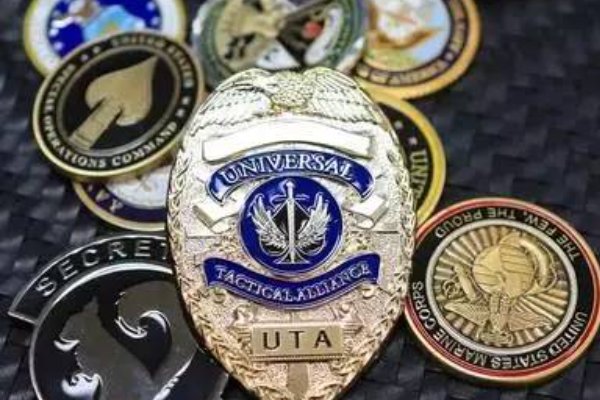 死亡公路的冠军徽章是什么？