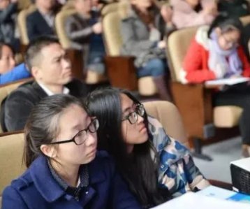 选大学除了要根据自身实际分数情况来选择，还要考虑哪些因素呢？