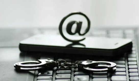 重庆消防辟谣龙麻子被特招入伍！造谣者该承担什么责任？