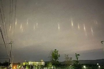 韩国济州岛夜空出现不明“光柱”,持续时间短暂,是什么造成的呢?