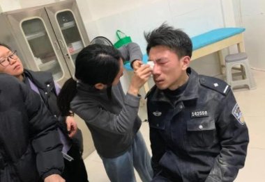 浙江95后帅警官“一夜白头”，是什么原因导致的？