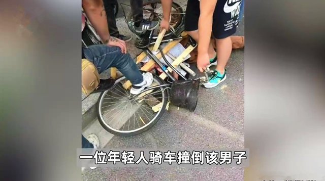 上海一男子当街砍人，行凶者的作案动机是什么？