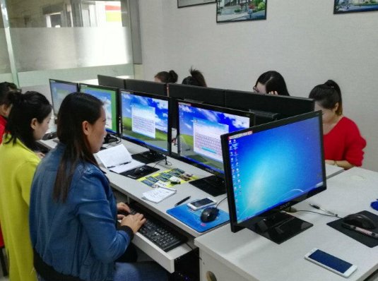 长沙it培训学校有哪些，华瑞软件学校好吗？