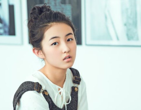 网曝张子枫圈内聊天记录遭疯传，内容下流低俗，工作室紧急回应，咋回事？