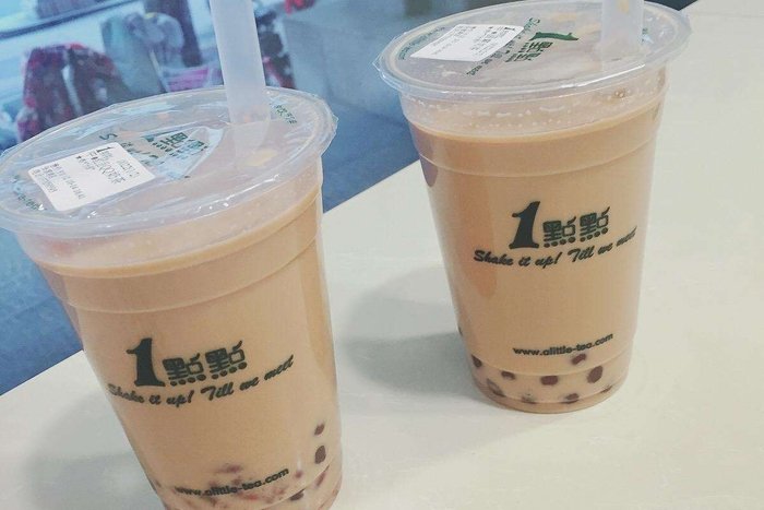 班长给全班人买秋天第一杯奶茶，同学收到后是何状态？