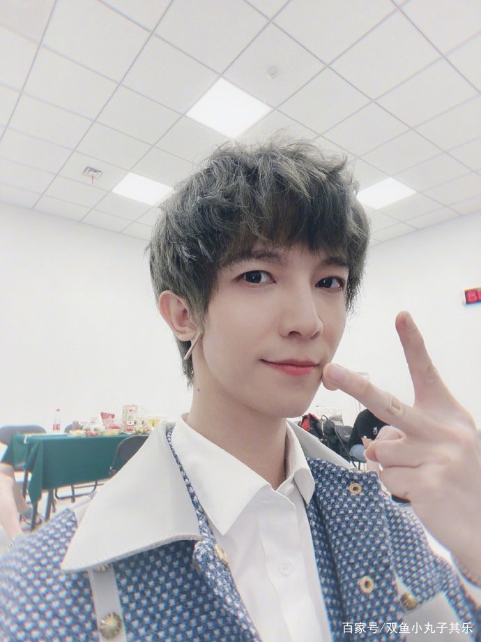 尔冬升怼哭郭敬明算什么，看央视“扒光”郭敬明不更解气？