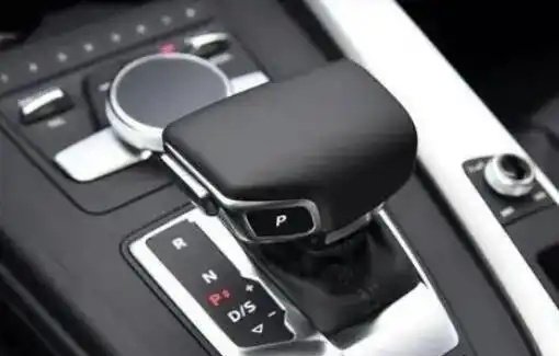 s档换D档要不要踩刹车松油门