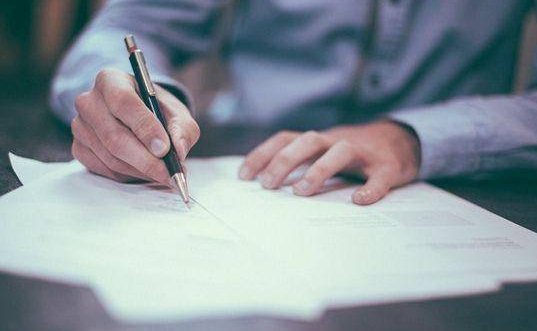 上海95后设计师猝死了，生前自称天天熬夜，这件事给予了我们什么警示？