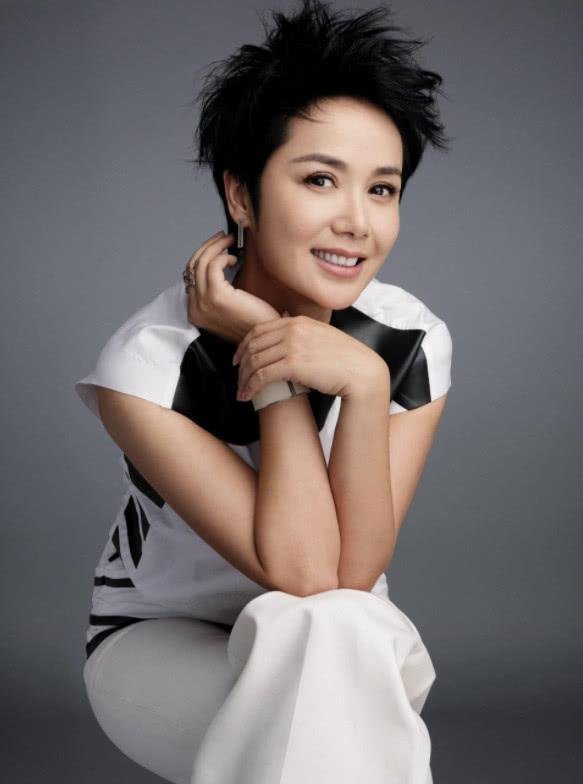 万人迷陈好教授职称被中戏撤回,蒋雯丽遭牵连,老戏骨也翻车了吗?