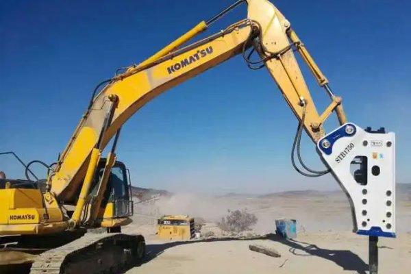 学挖掘机多少钱？