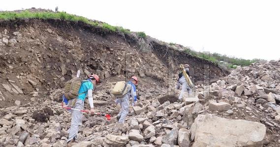 哀牢山25岁遇难地质员为家中独子，有关部门是否能给其荣誉？