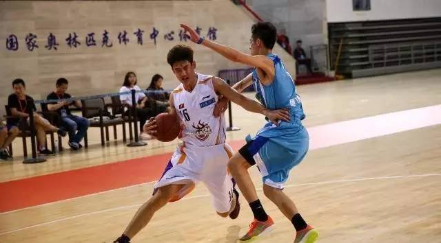 江西篮协回应多名球员追打裁判，打架之人会被如何处理？