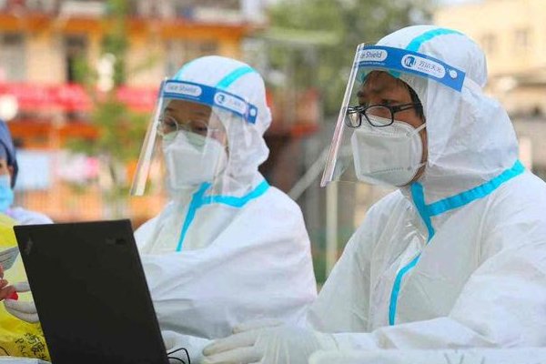 上海疫情存在面上暴发潜在风险，如何才能将风险降到最低？