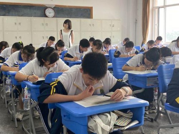 2023初二生物地理会考成绩怎么查询？