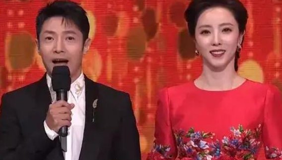 撒贝宁在“春晚”出现嘴瓢,机智化解尴尬,他是如何回应的呢?