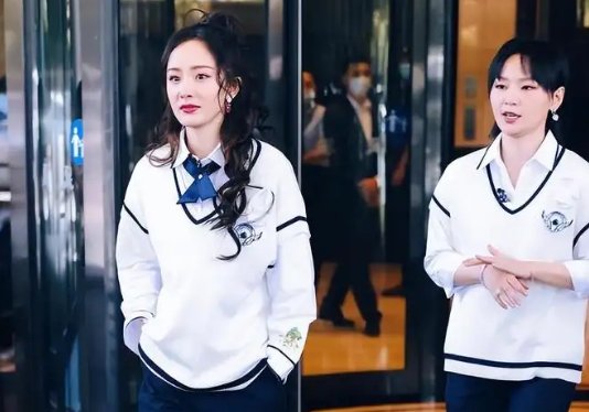 杨幂眼角缝合，工作室回应姗姗来迟引粉丝不满！致其受伤的原因是什么？