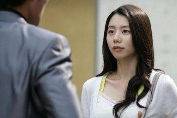 顶楼的大象19分钟女的就是张紫妍 结局真是挺惨的