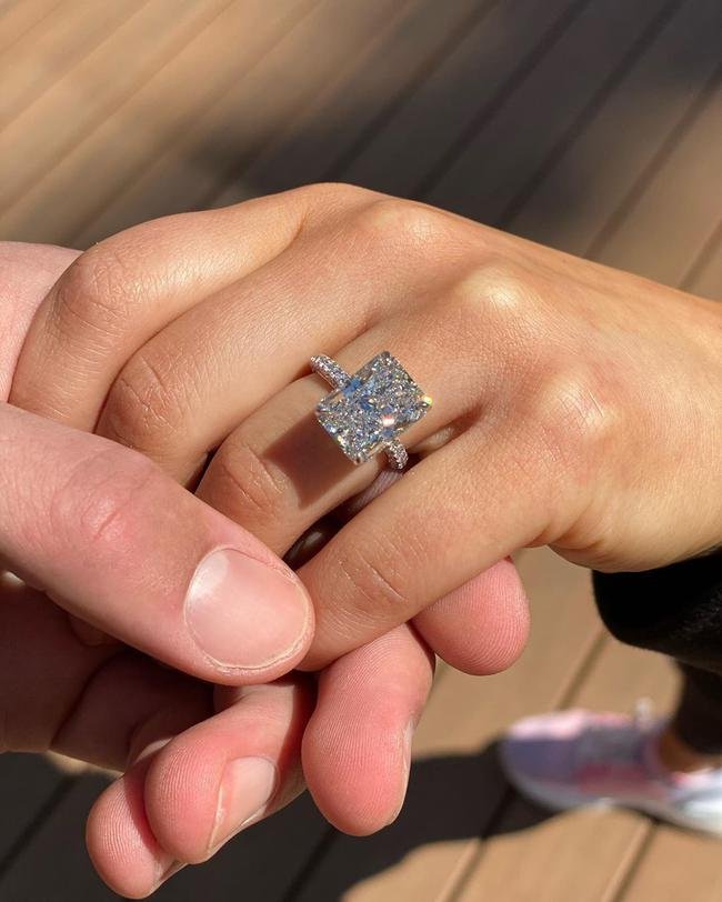 拉文向初恋女友求婚成功吗?